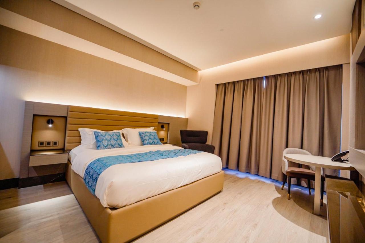 Bayprime Hotel Paranaque City Kültér fotó